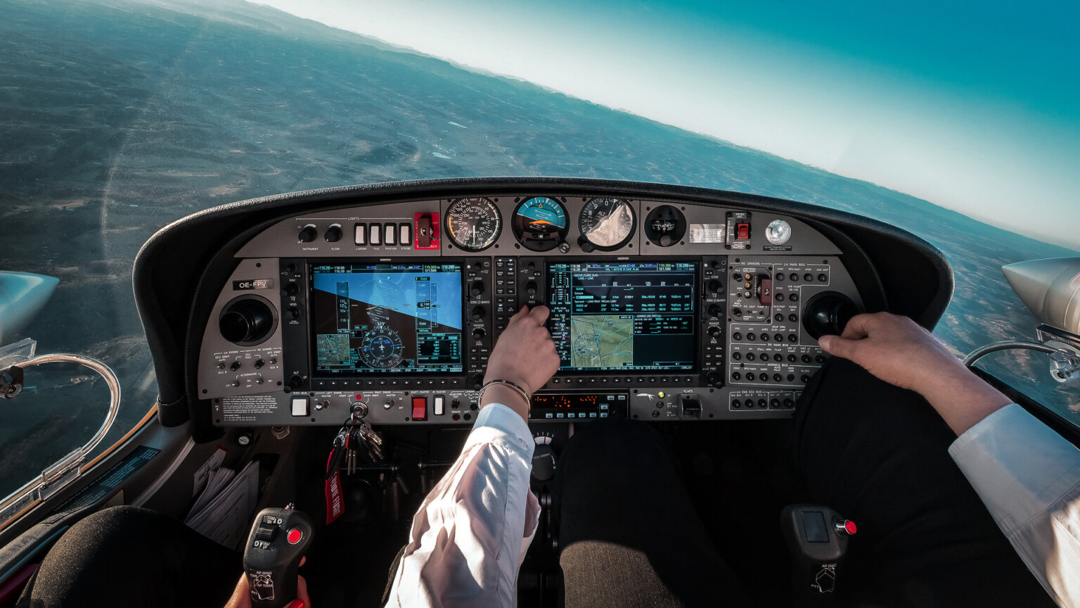 The best time to learn to fly! | Absolute Pilots | Flight School Graz